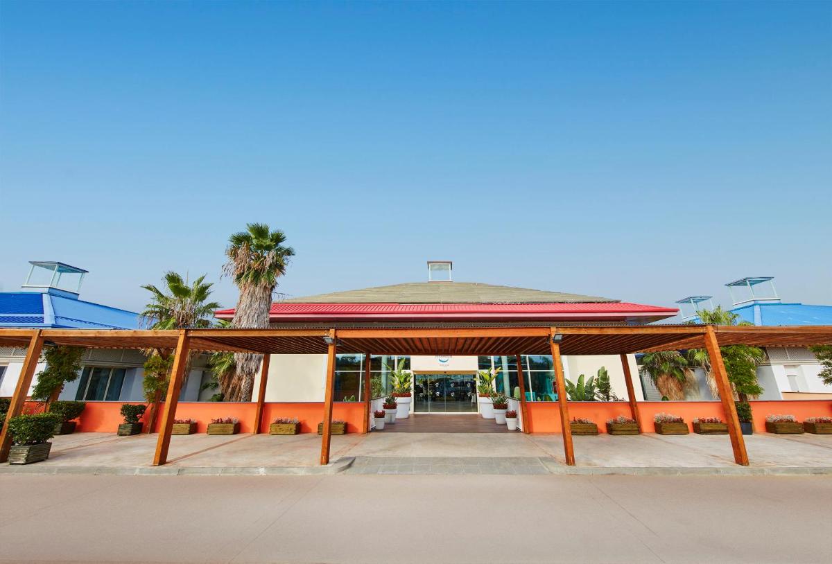 Imagen de la galería de PortAventura Hotel Caribe - Includes unlimited access to PortAventura Park & 1 access to Ferrari Land, en Salou