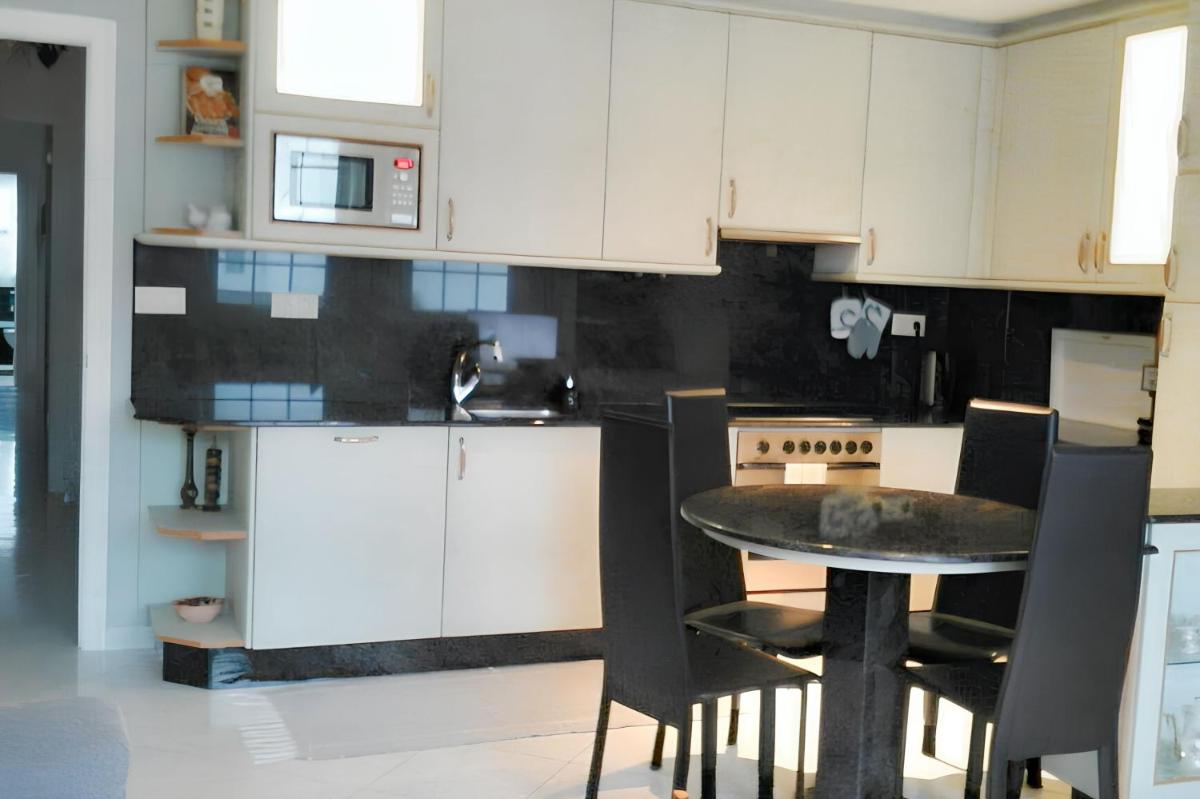 Comfortable apartment in A Coruna with many amenities 83 m² - Housity