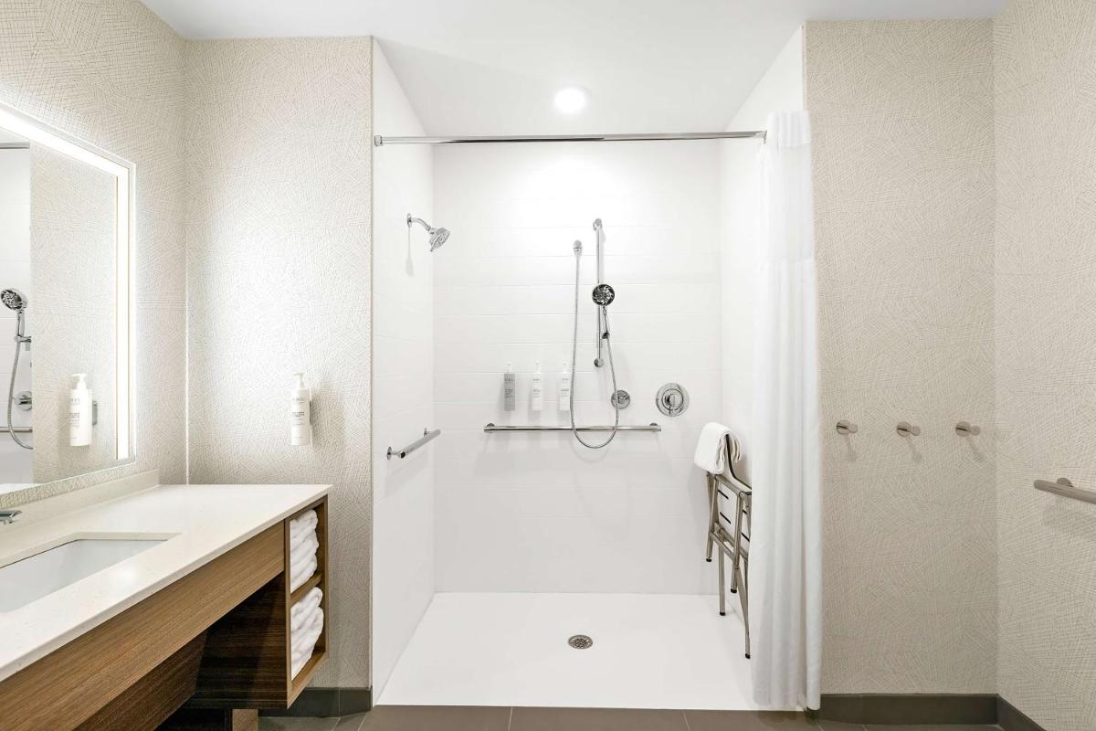 Home2 Suites By Hilton Hendersonville - Housity
