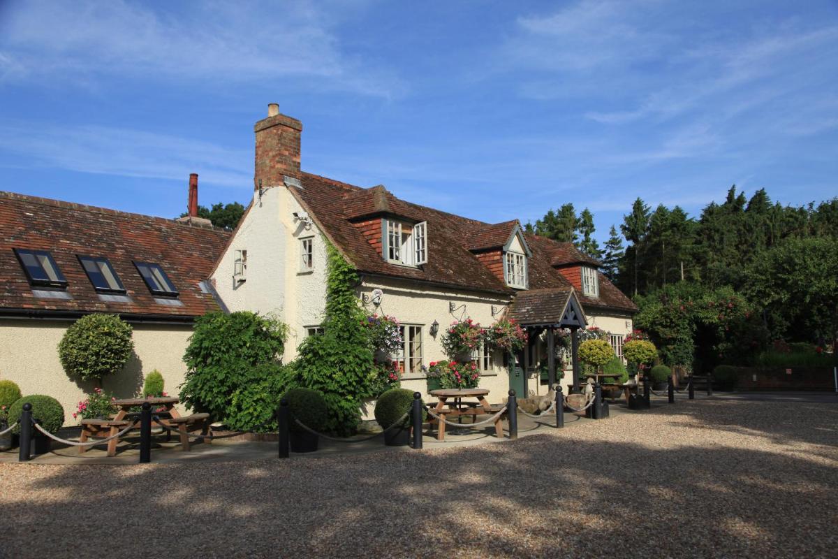 The Black Horse at Ireland - Housity