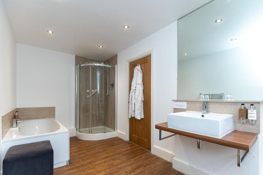 The Gower Hotel - Housity
