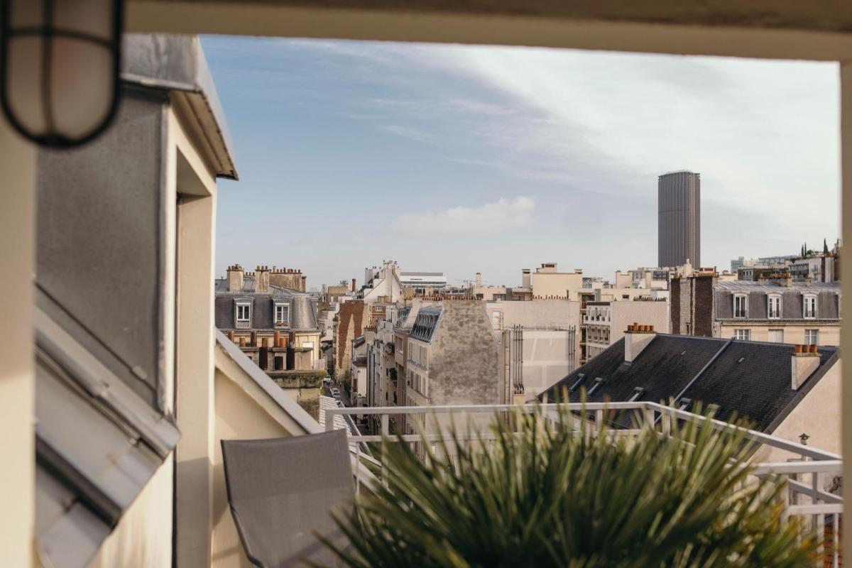 Vue générale sur Paris ou vue de la ville depuis l'hôtel