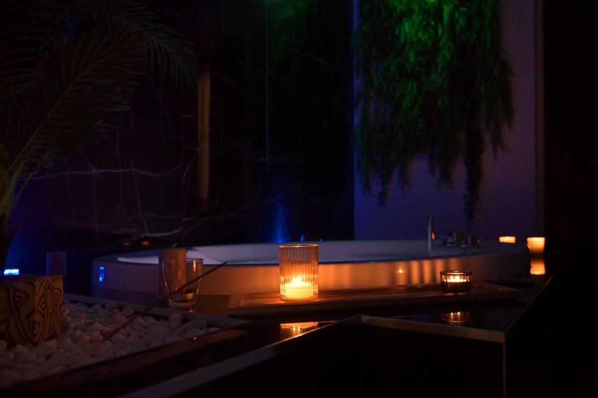 Palace Eight - Suites & Spa - Housity