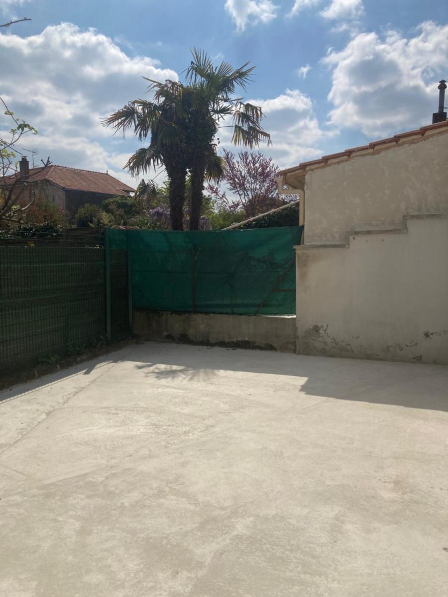 Le Rouget de Lisle proche gare - Housity
