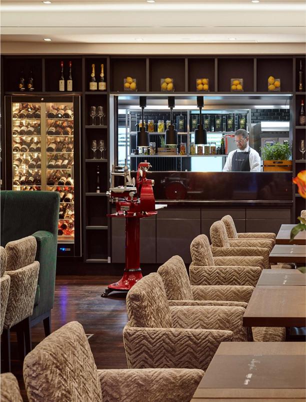 Lounge oder Bar in der Unterkunft ROEWERS Privathotel & Spa