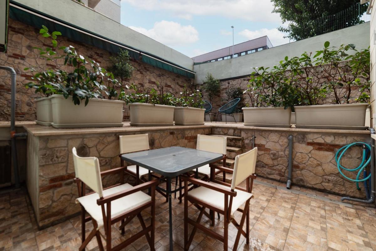 San Pietro Terrace Apartment - Housity