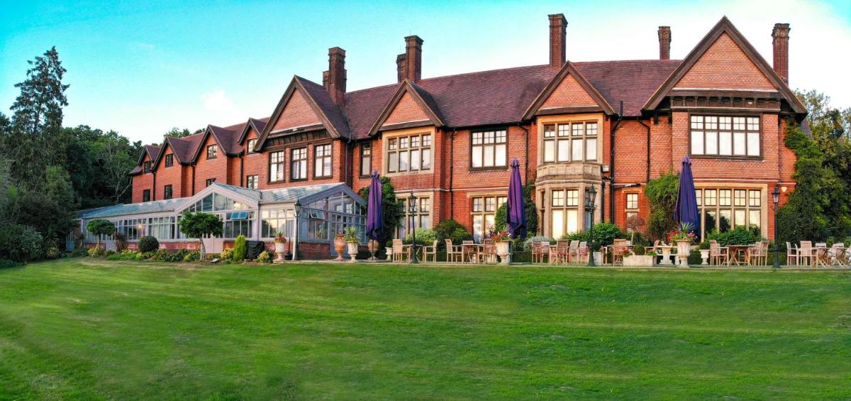 Stanhill Court Hotel, a member of Radisson Individuals - Housity