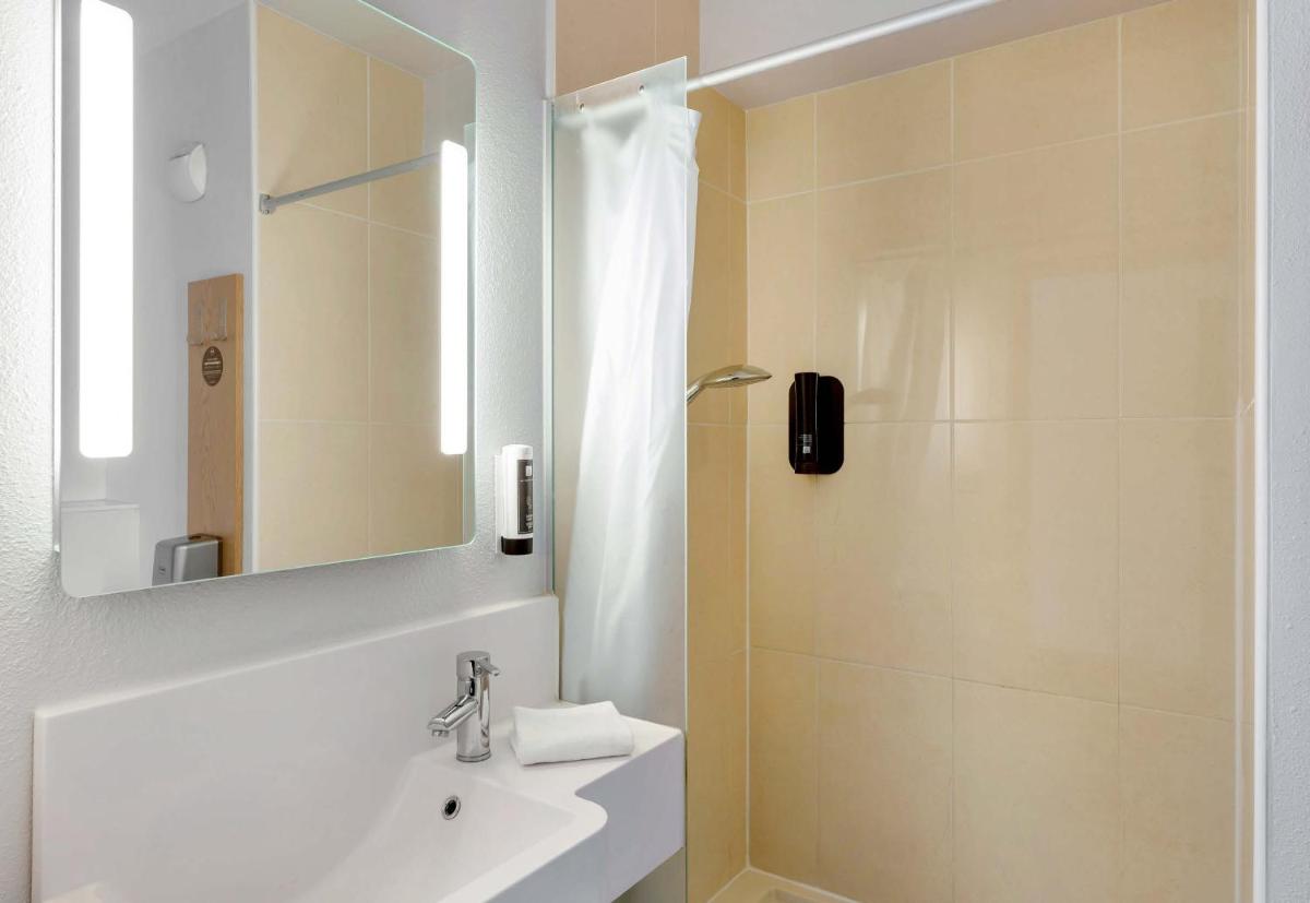 B&B HOTEL Dunkerque Centre Gare - Housity