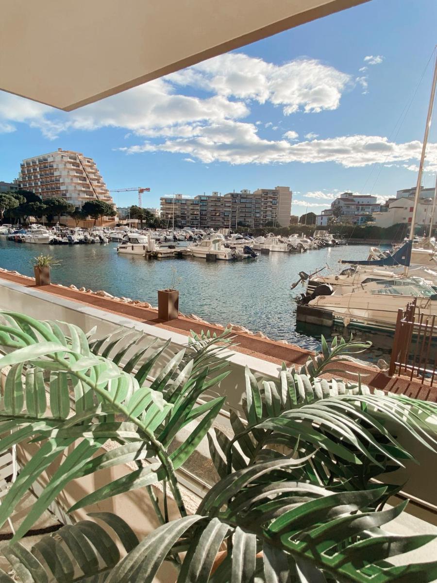 Magnifique T2 au calme avec une superbe vue sur le port - Housity