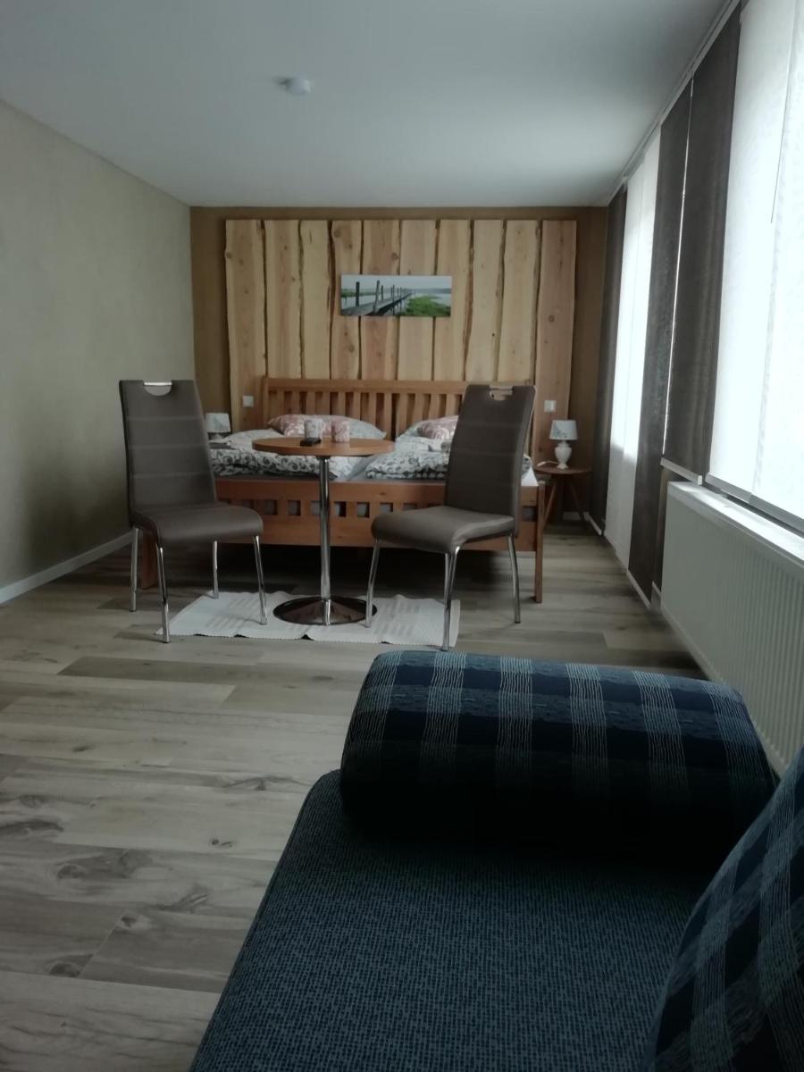 Neues Vaterland - Housity