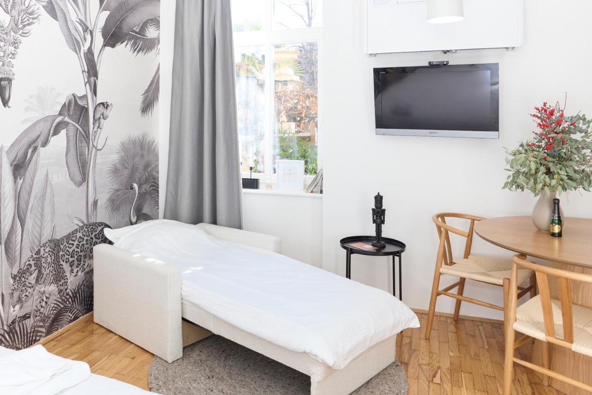 Ella's River Apartment - Housity