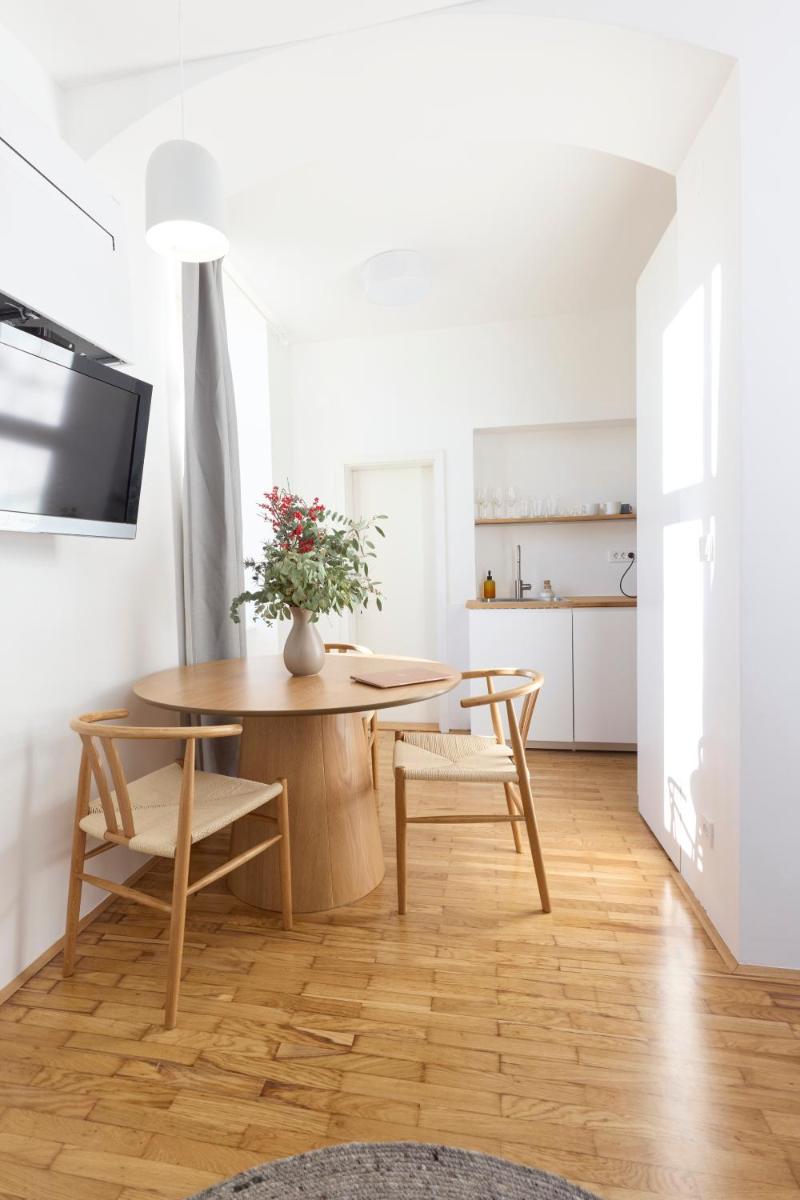 Ella's River Apartment - Housity