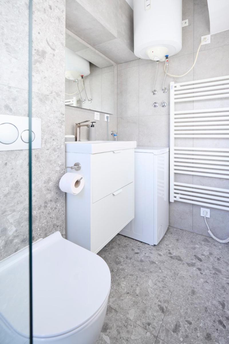Ella's River Apartment - Housity