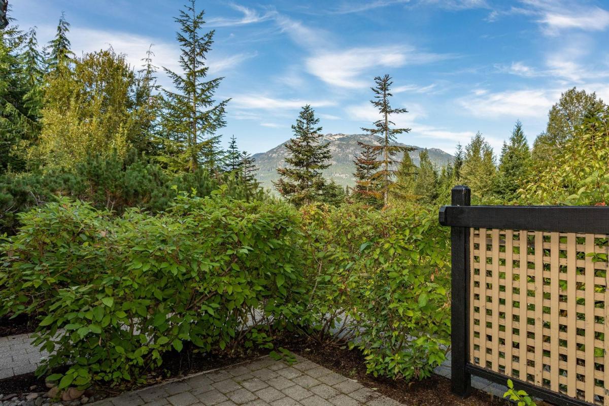 Wintergreen 34 | Townhome a Short Walk to Skiing & Blackcomb Gondola, Secure Parking - Housity