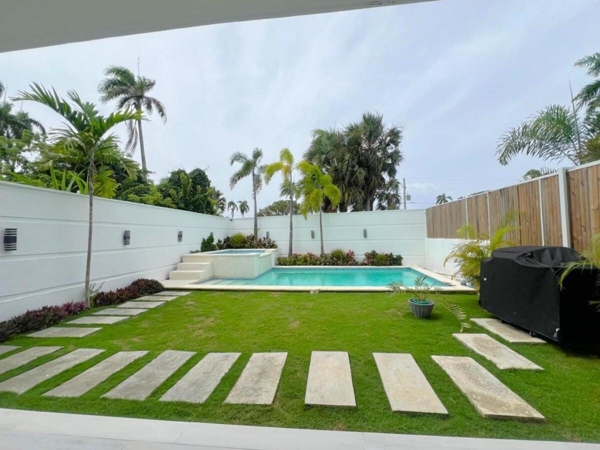 Villa 12 px Paraíso Familiar Cabrera by drvacationsrental - Housity