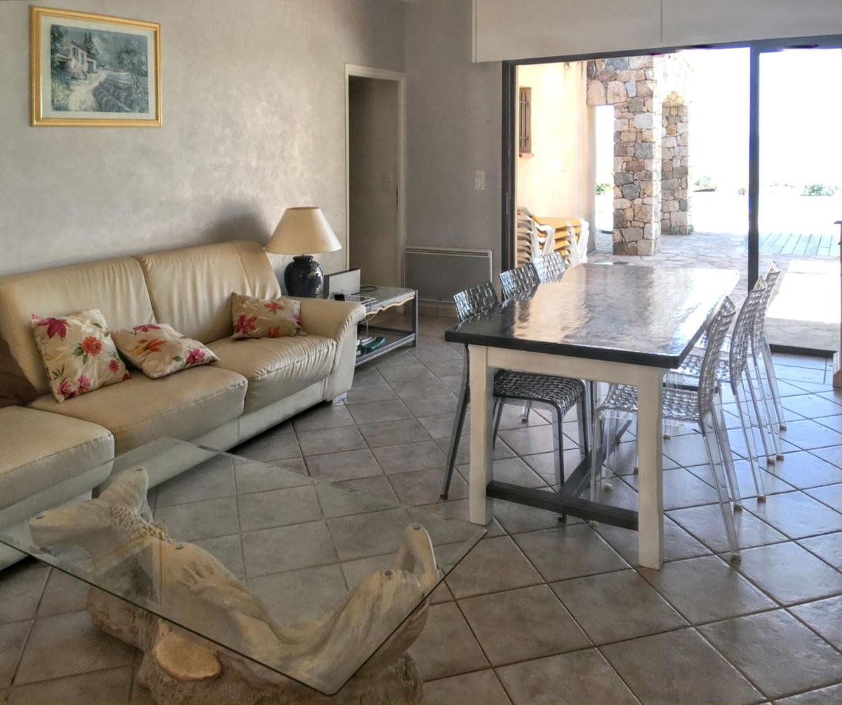 Villa panoramique avec vue mer et montagne a Corbara - Housity