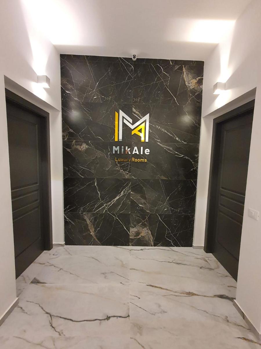 MikAle Luxury Rooms - Housity