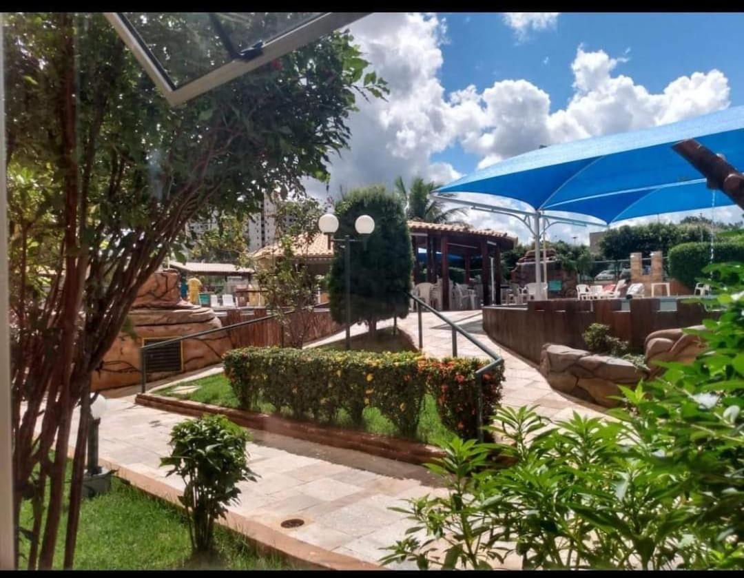 LINDOS FLATs com 7 PISCINAS, Bar Molhado, Restaurante - PERTO DO CENTRO DE CALDAS NOVAS! - Housity