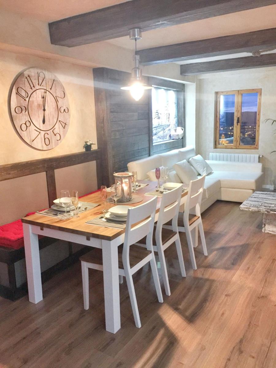 Charming apartment in Cuenca with fireplace 80 sqm - Housity