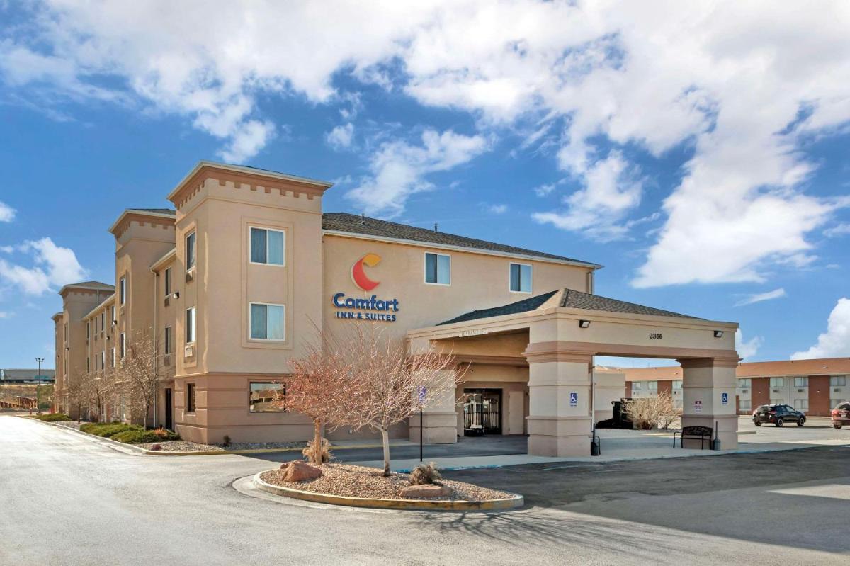Comfort Inn & Suites - Housity