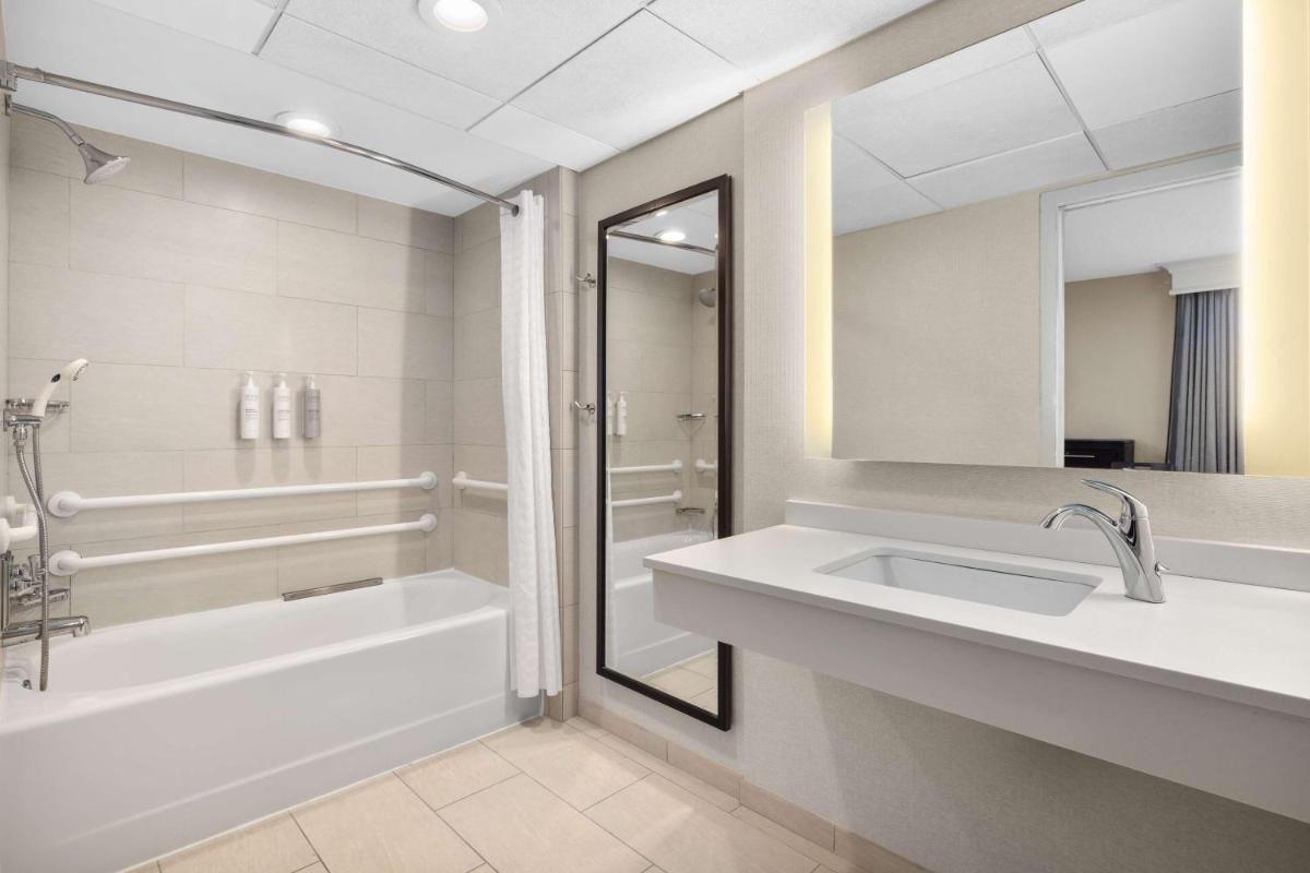 Homewood Suites By Hilton Downers Grove Chicago, Il - Housity