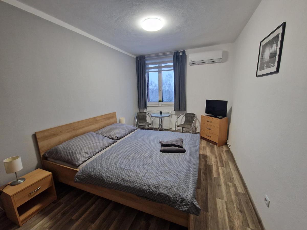 Apartmány Obora - Housity