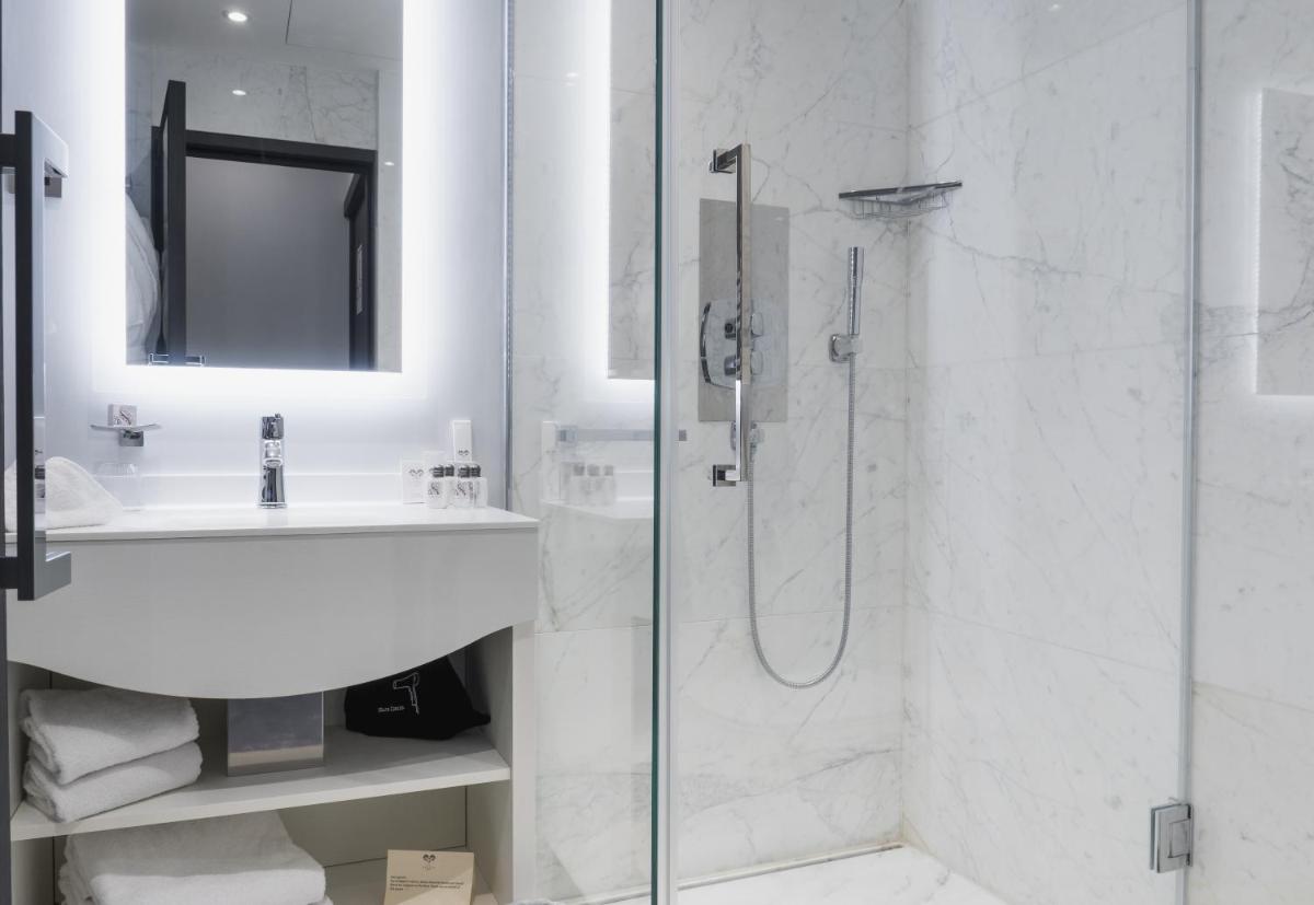 Salle de bains dans l'établissement Villa Genesis