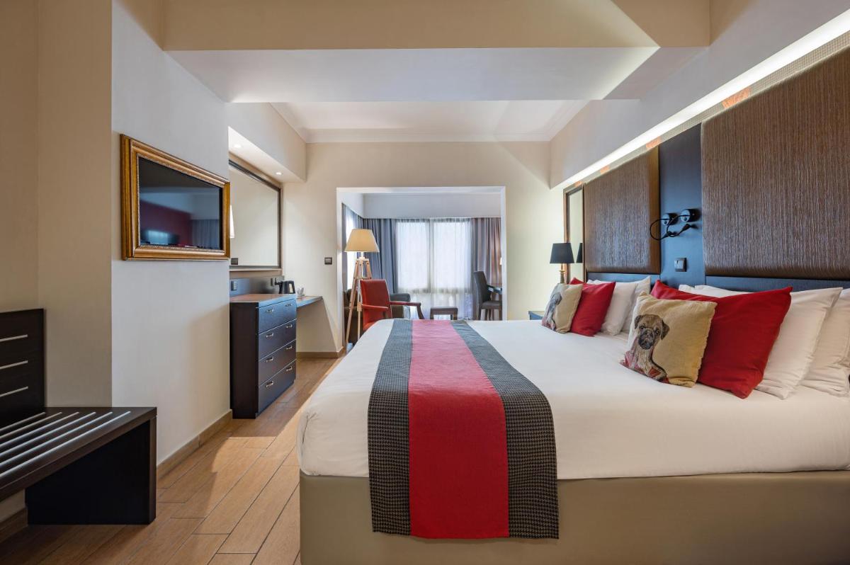 AX The Victoria Hotel - Housity