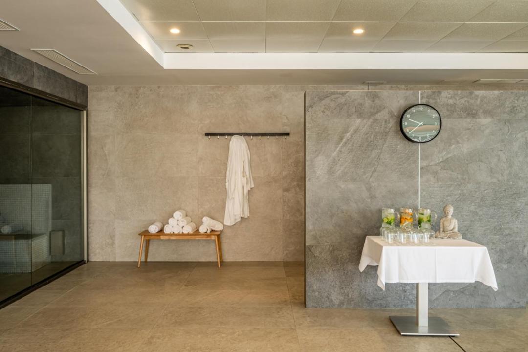 Els Pins Resort & Spa - Emar Hotels - Housity