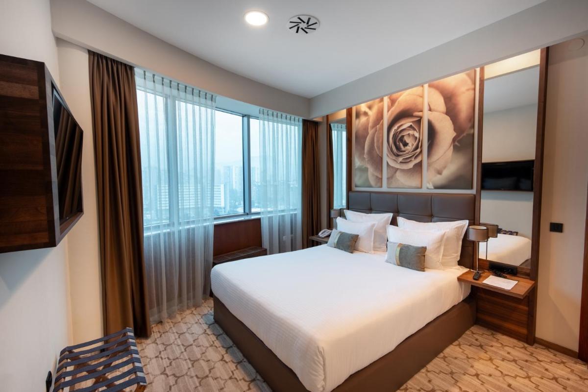 Radon Plaza - Housity