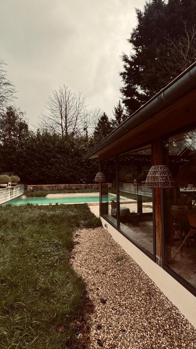 Cottage Normand avec sa grande piscine chauffée toute l année sur parc arboré et clos En plein coeur de la campagne adapté aux kids et Dog friendly - Housity