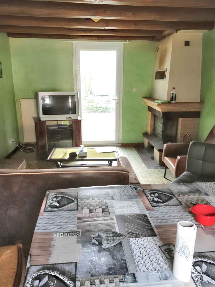Maison pittoresque a Echalot avec jardin cloture - Housity