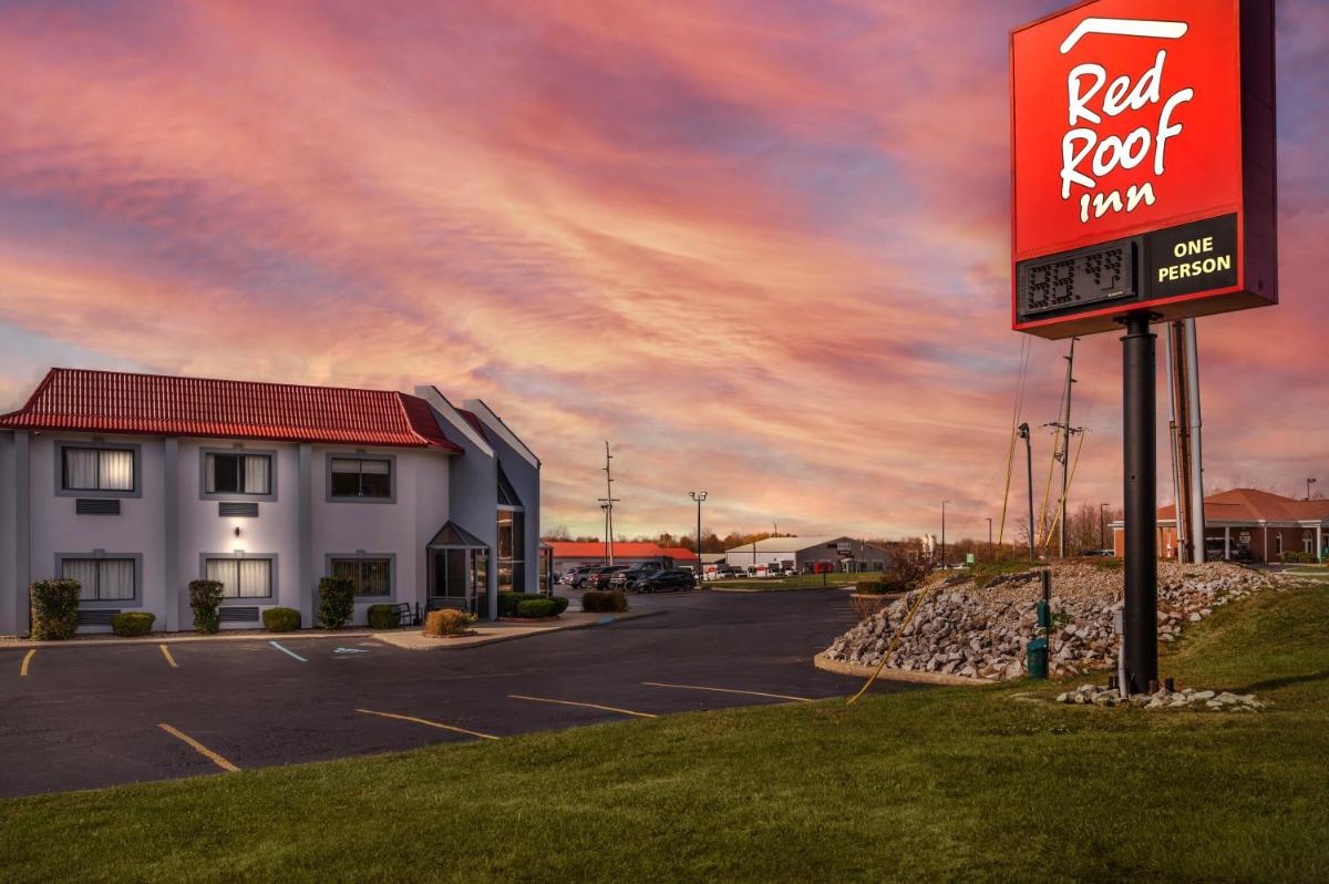 Red Roof Inn Greencastle South - Cloverdale - Housity