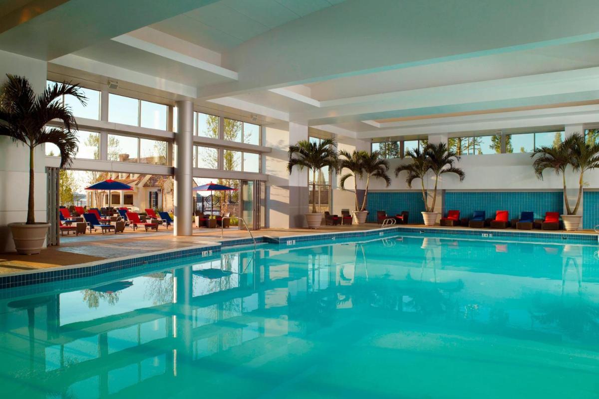 Gaylord National Resort & Convention Center - Housity