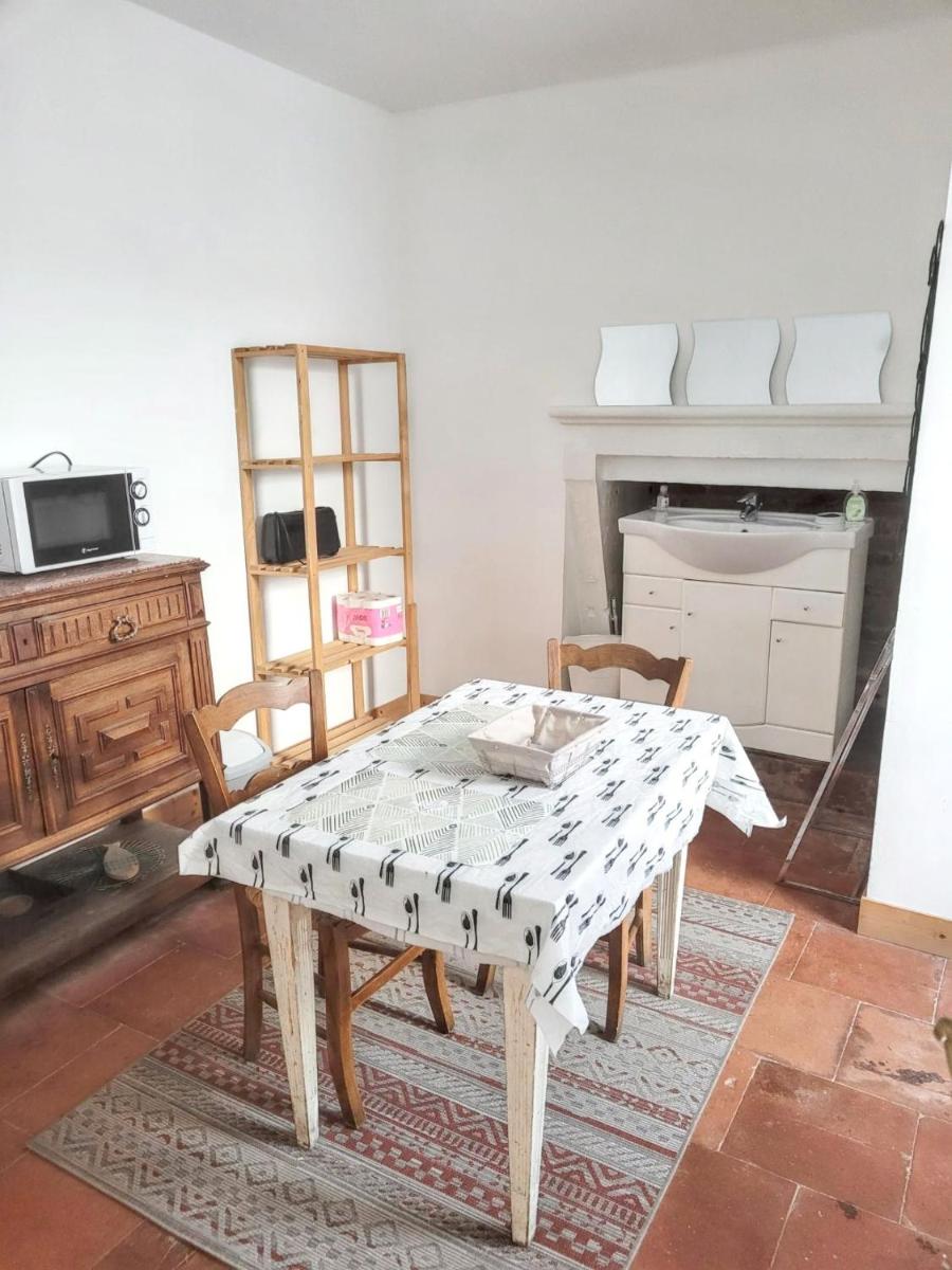 Chambre studio avec coin repas 45m2 - Housity