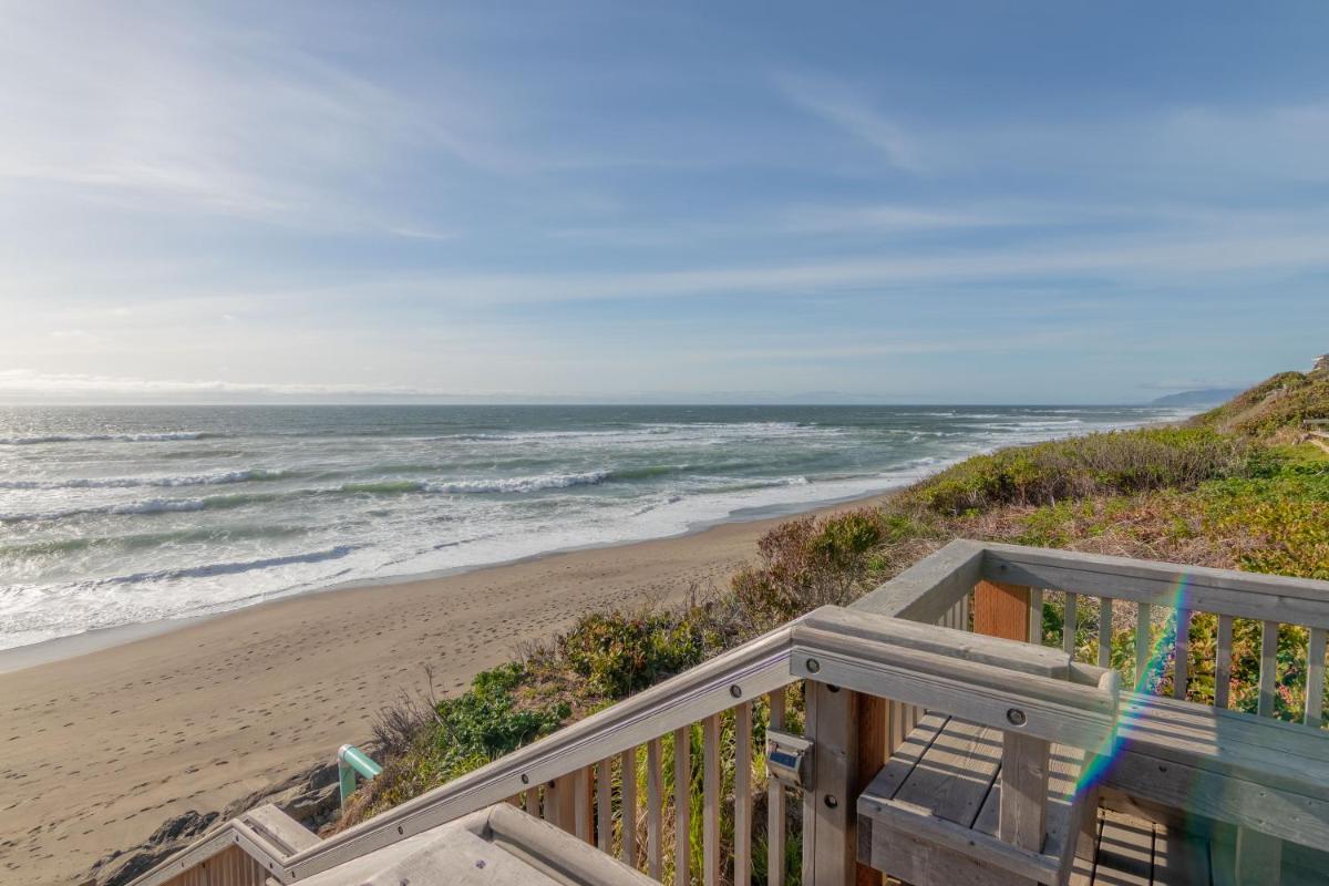 Cape Cod Hideaway - Housity