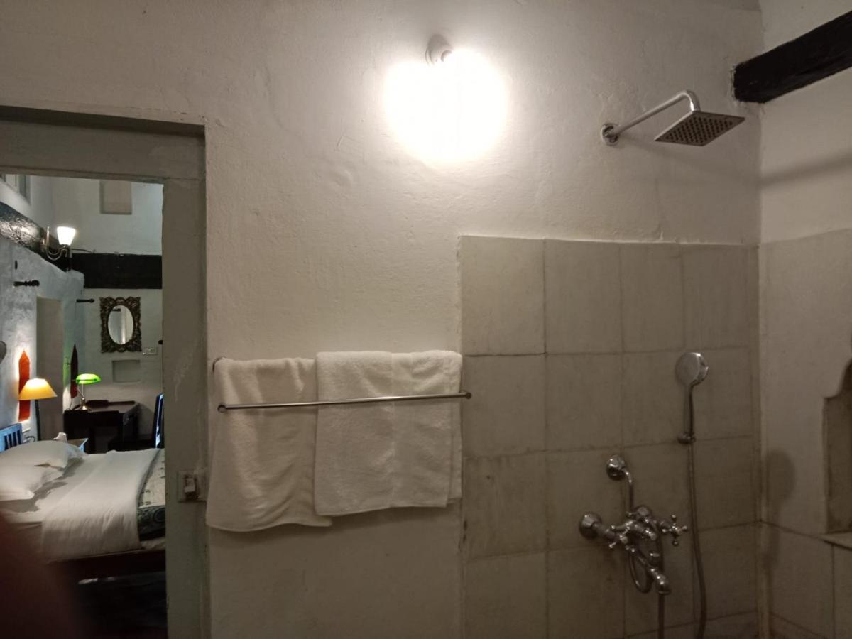 Labboo'z Café and Lodge - Housity