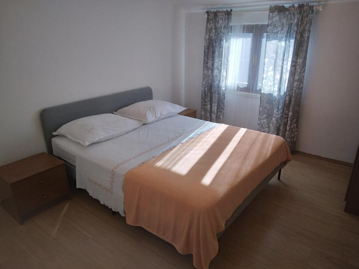 Apartment Arbanija - Housity