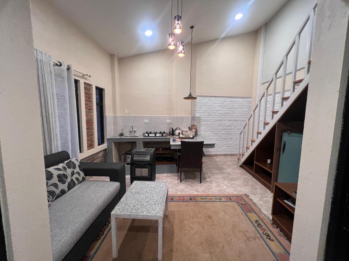 Avocado Accommodations - One Bedroom Premium Cottage overlooking Shivapuri Mountain - Housity