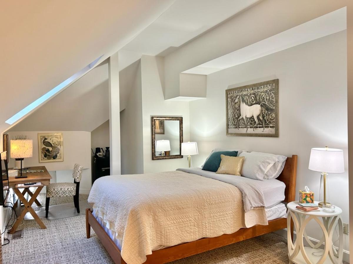 50 Lincoln Short North Bed & Breakfast - Housity
