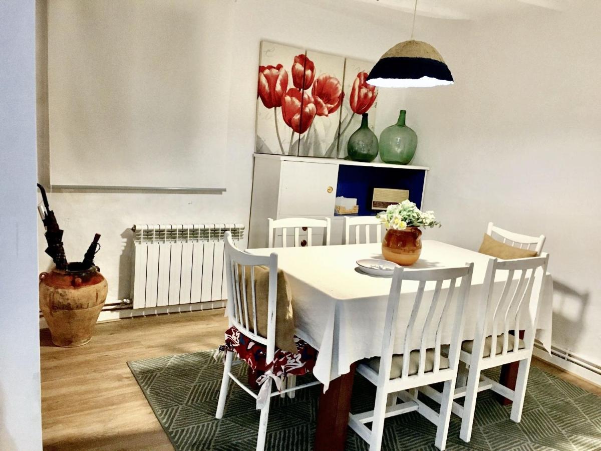 Charming House in El Poyo del Cid with Garden and Terrace - Housity