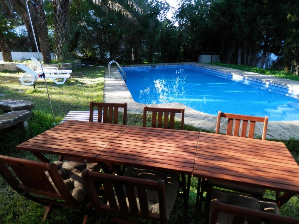 Gorgeous Cozy Villa 9 people, bbq, pool, 5min from beach - Housity