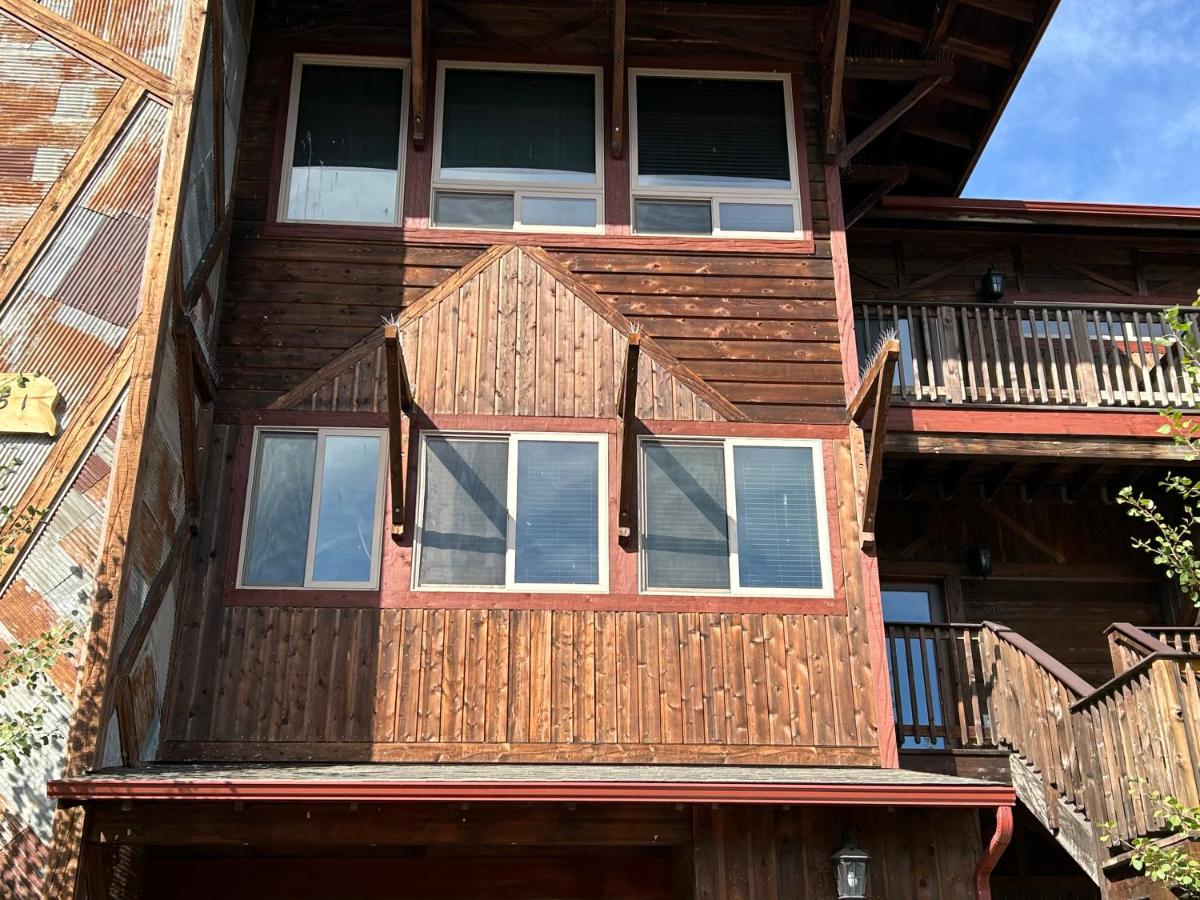 Mount Jumbo Lookout - Housity