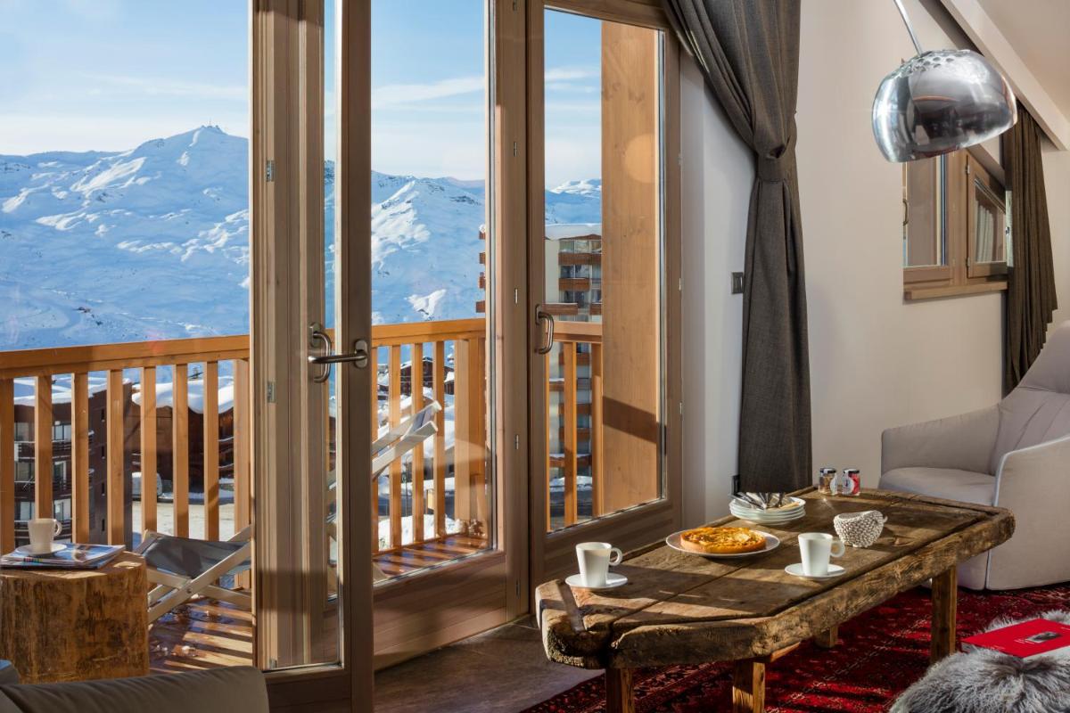 Vue générale sur la montagne ou vue sur la montagne depuis l'hôtel