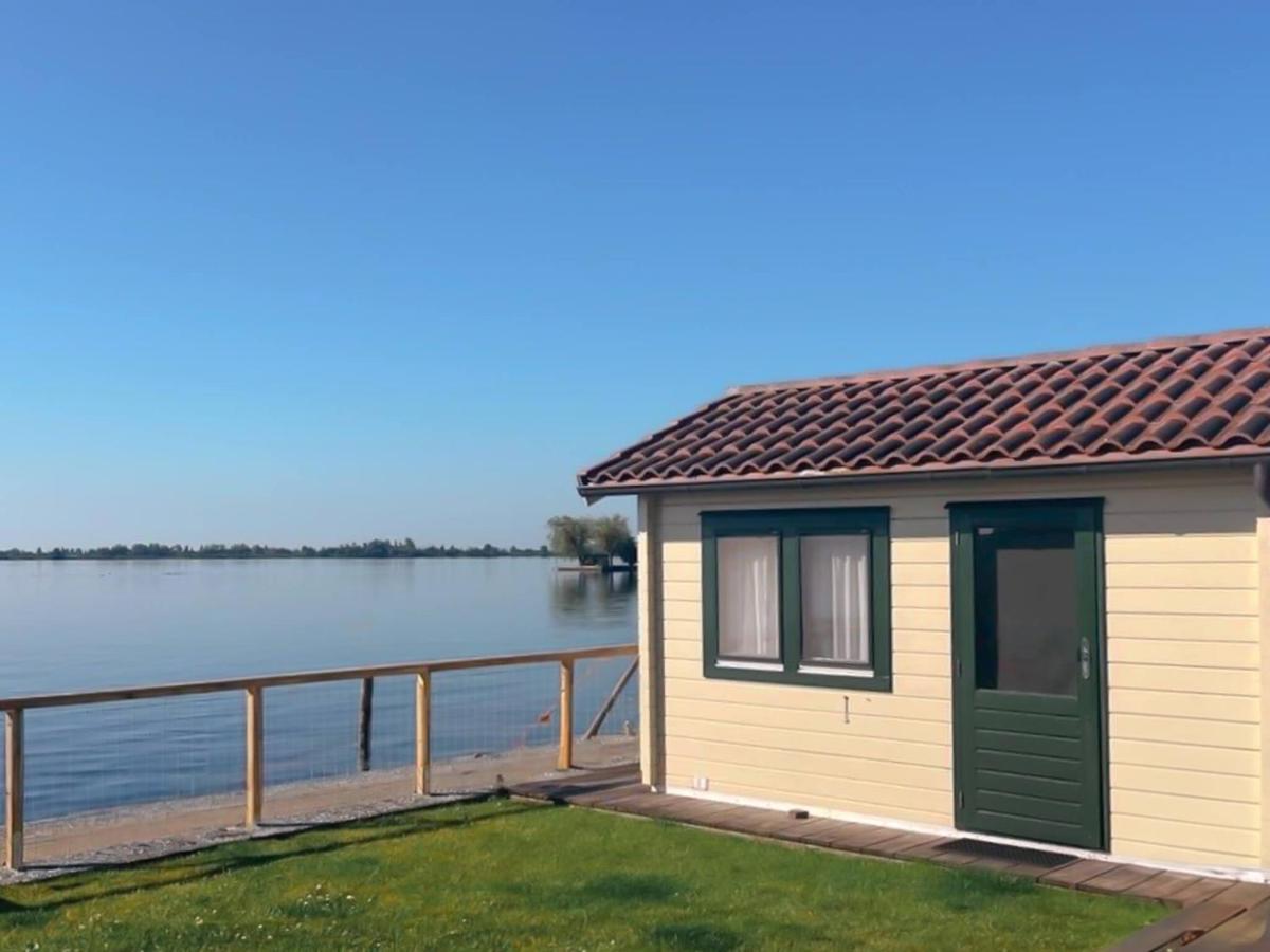 VISSERSLUST Rooms, Apartments and Houseboats - Housity