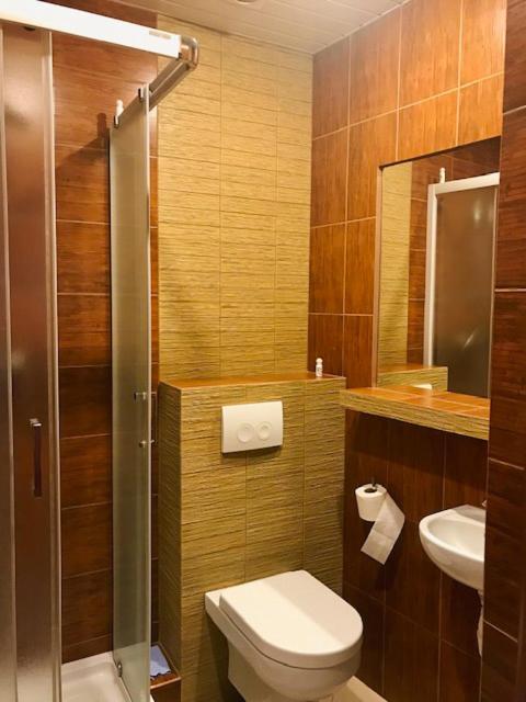 Hotel WIR - Housity