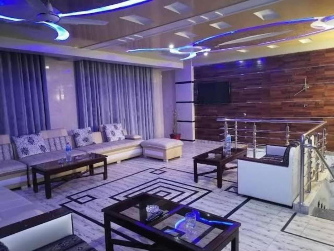 Reliance Hotel - Housity