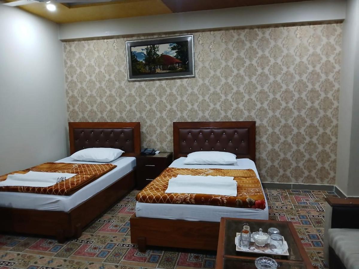 Reliance Hotel - Housity