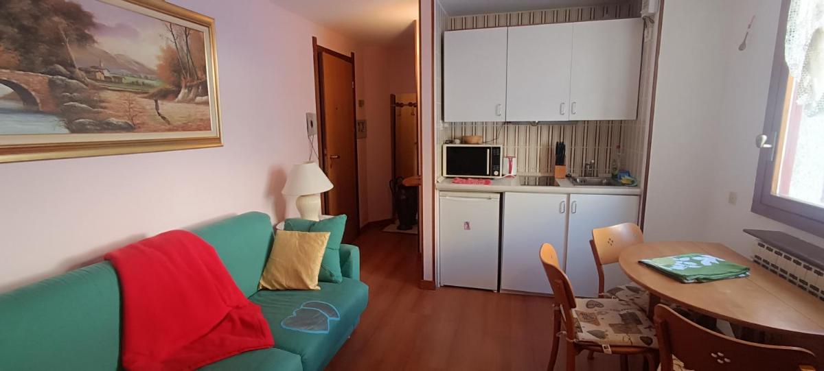 Giomein Sporting Red House - Housity