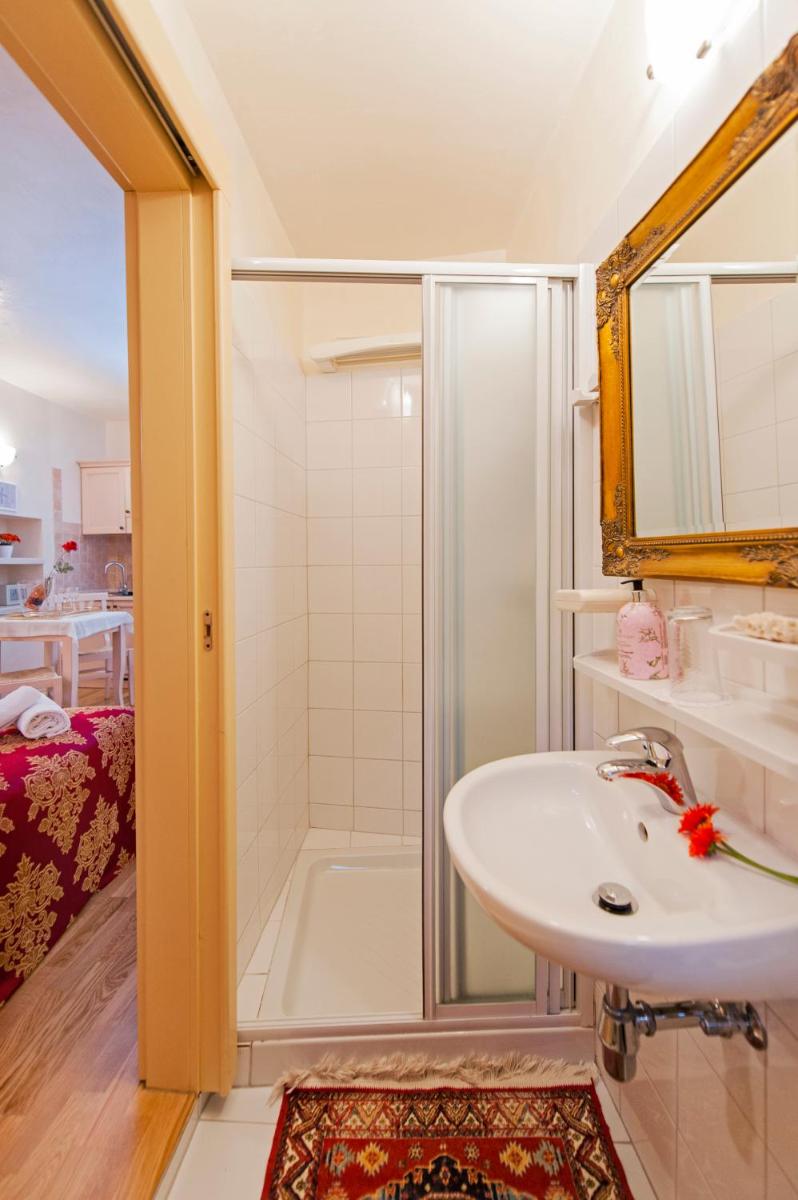 Residence LA CARERA Centro Storico - Housity